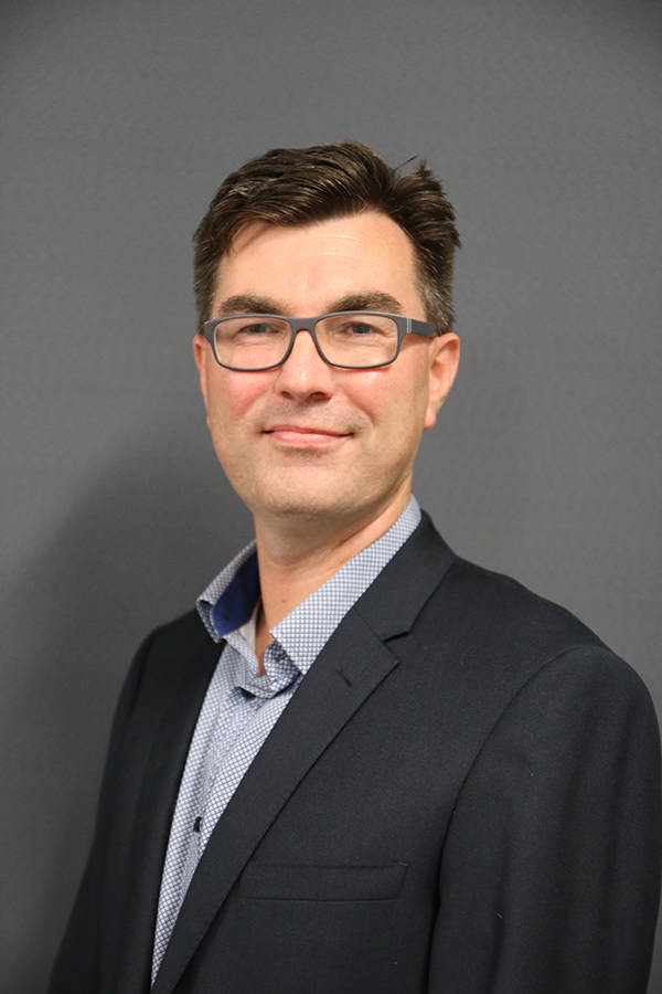 Mr Arjen van Helsdingen